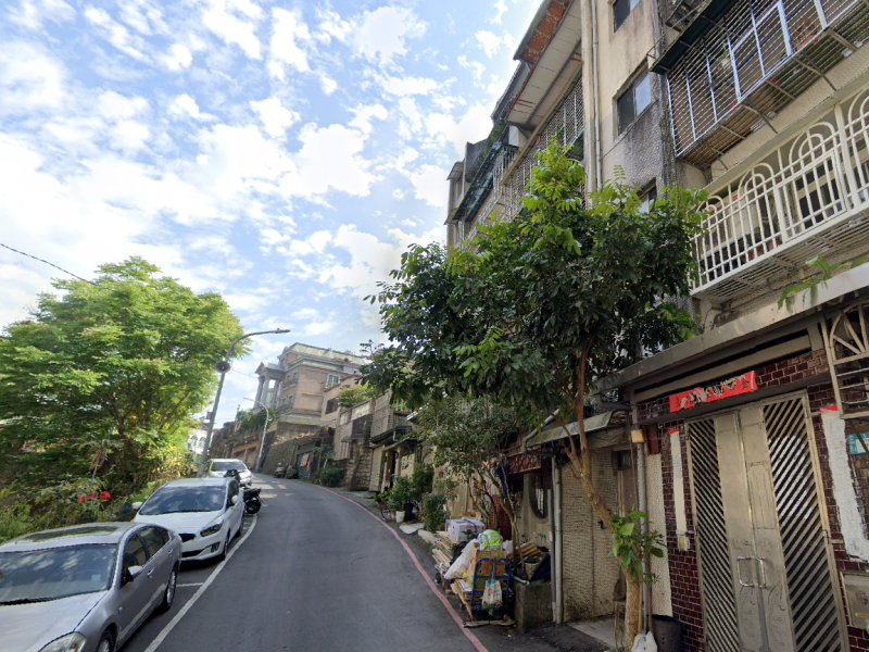 新店區公所站｜１樓 含地下室