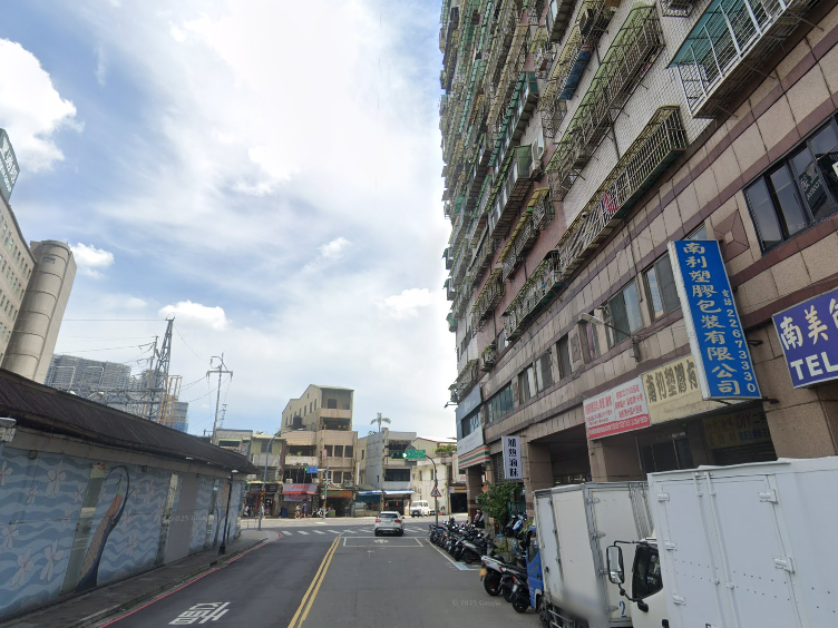 【收租店面】黃金三角窗｜土城國中旁