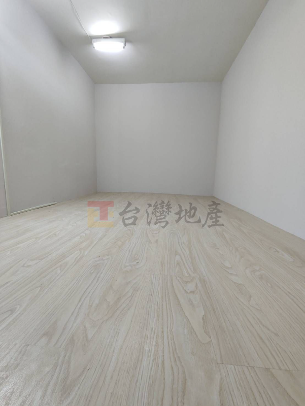 C60 晴光迷你店辦