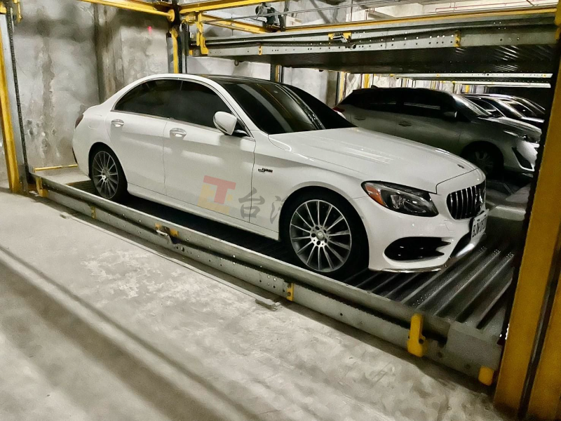 K76 三重重陽寶石三房車