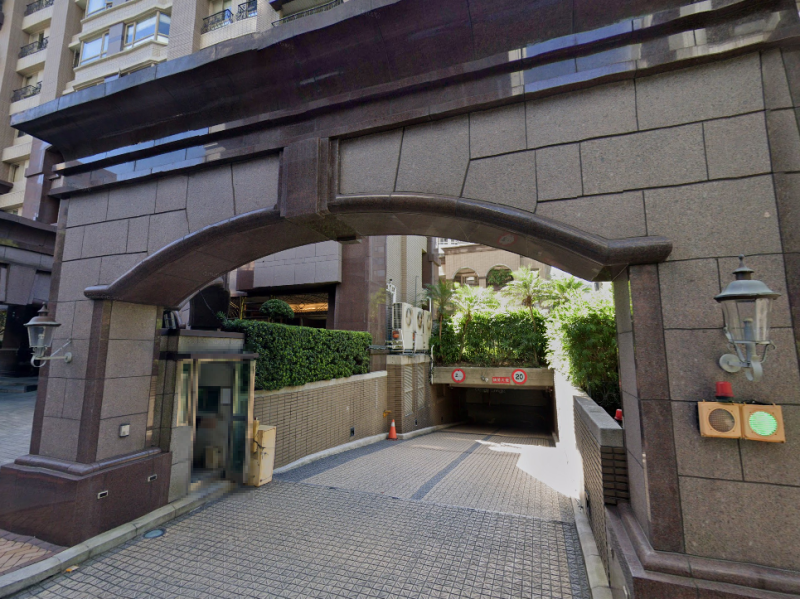 【空屋】附雙車位｜捷運象山站｜信義計畫區