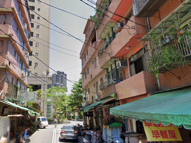 【透天】空屋 - 使用７０坪｜新店站３分鐘｜碧潭