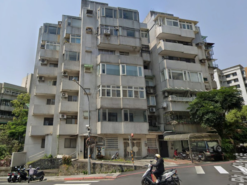 天母公園｜門口可停車