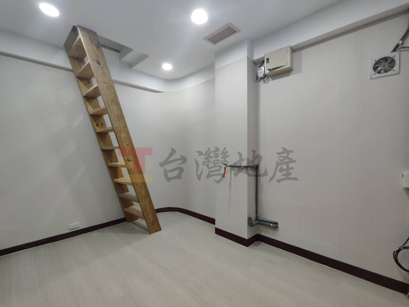 C60 晴光迷你店辦