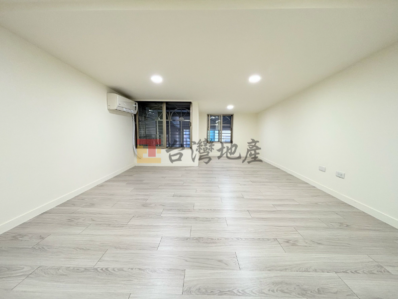 L16 永安市場對面電梯樓中樓*