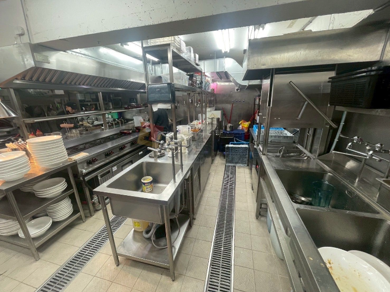 A32 國館巨蛋鑽石金店面