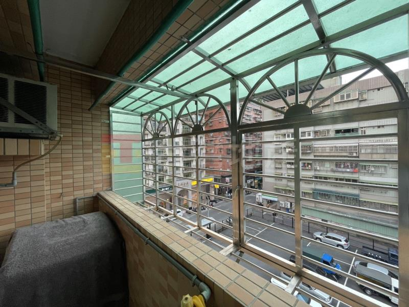 P08 新店安民輕軌華廈3+1房*