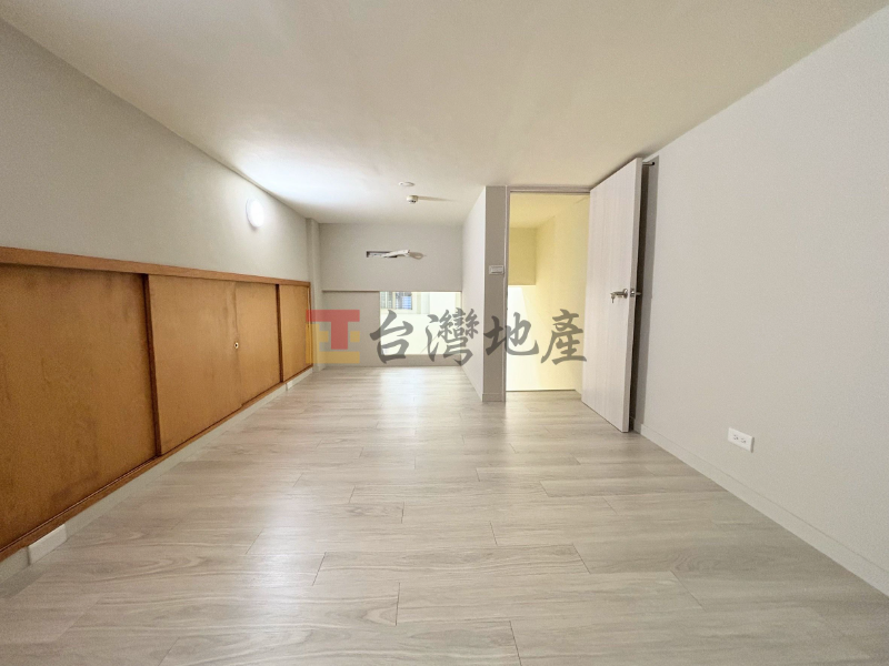 L16 永安市場對面電梯樓中樓*