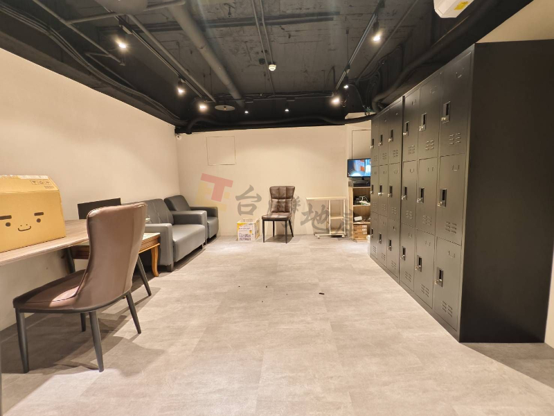 A10 國館仁愛三青百坪店辦