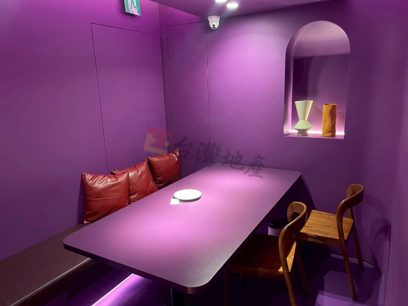 A32 國館巨蛋鑽石金店面