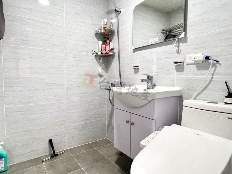 A04 和平東黃金2樓