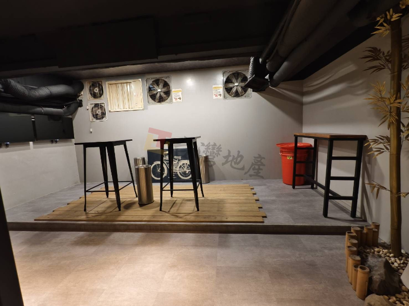 A10 國館仁愛三青百坪店辦