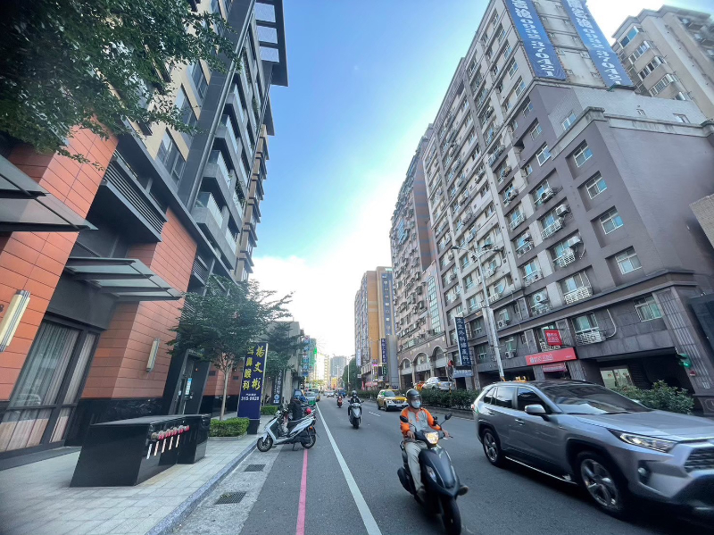 M61藝文邊間二房車*