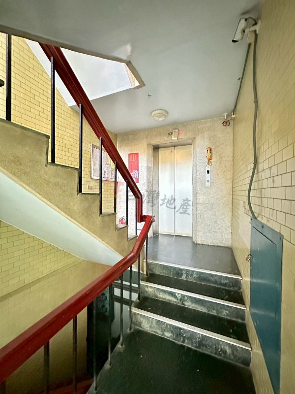 A09忠孝復興電梯華廈邊間大四房*