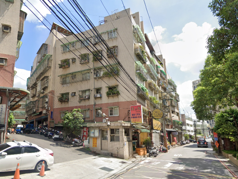 【被動收入】收租１６套房｜環球購物中心３分鐘