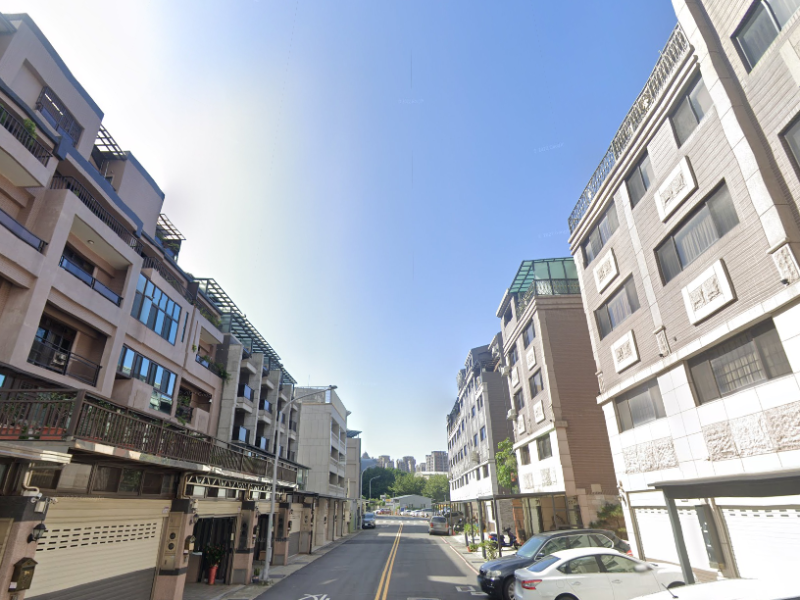【別墅】４房+車庫｜未來捷運八德站｜近八德國中、興仁夜市